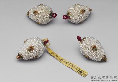 图片[2]-Set of four seed-pearl buttons inlaid with gems, Qing dynasty, 18th-19th c., Work of the Muslim regions-China Archive